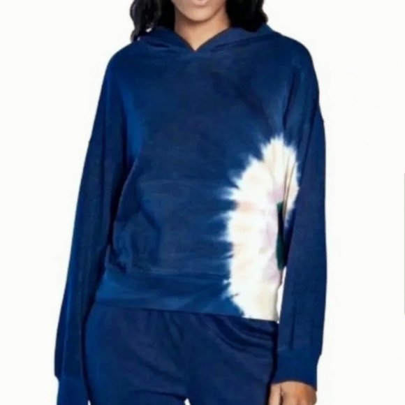 WILDFOX Relaxed Fit Tie-Dye Long-Sleeve Hoodie - Picture 1 of 7